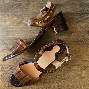 Salvatore Ferragamo Leather Open-toe Heels (39)